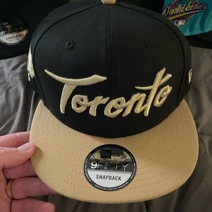 Black and gold Toronto raptors new era SnapBack